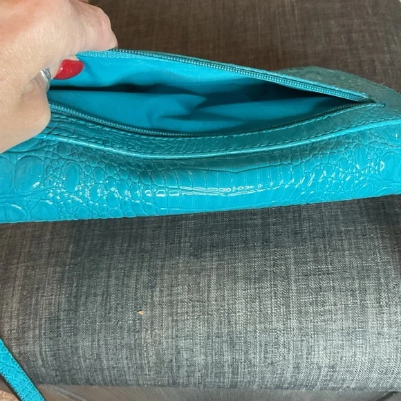 Nicole Miller Turquoise Croc-Embossed Satchel – Vibrant Teal Handbag - Picture 6 of 8